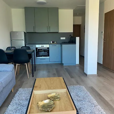 Cerna Ruze- 5 Apartment *
