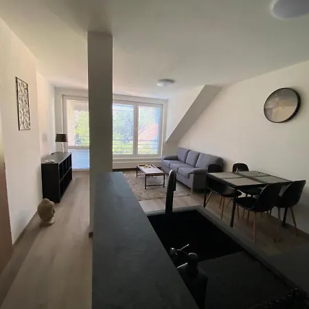 Appartamento černá Růže- 5 *