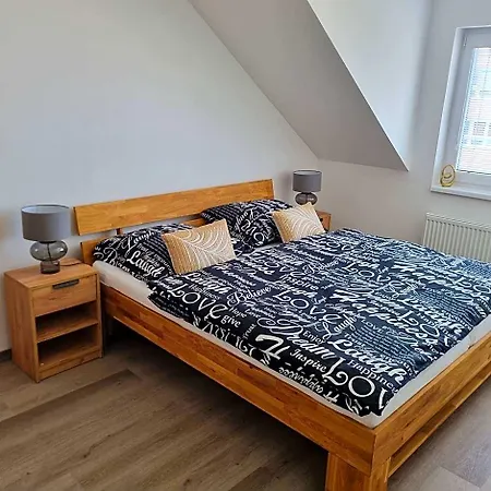 černá Růže- 5 *
