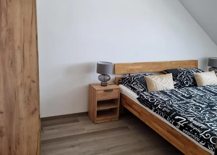 Cerna Ruze- 5 Pilzno