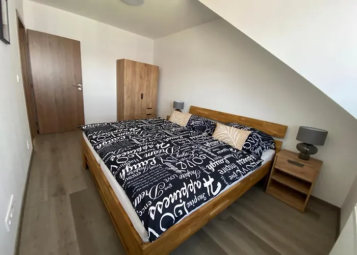 Cerna Ruze- 5 Pilzno